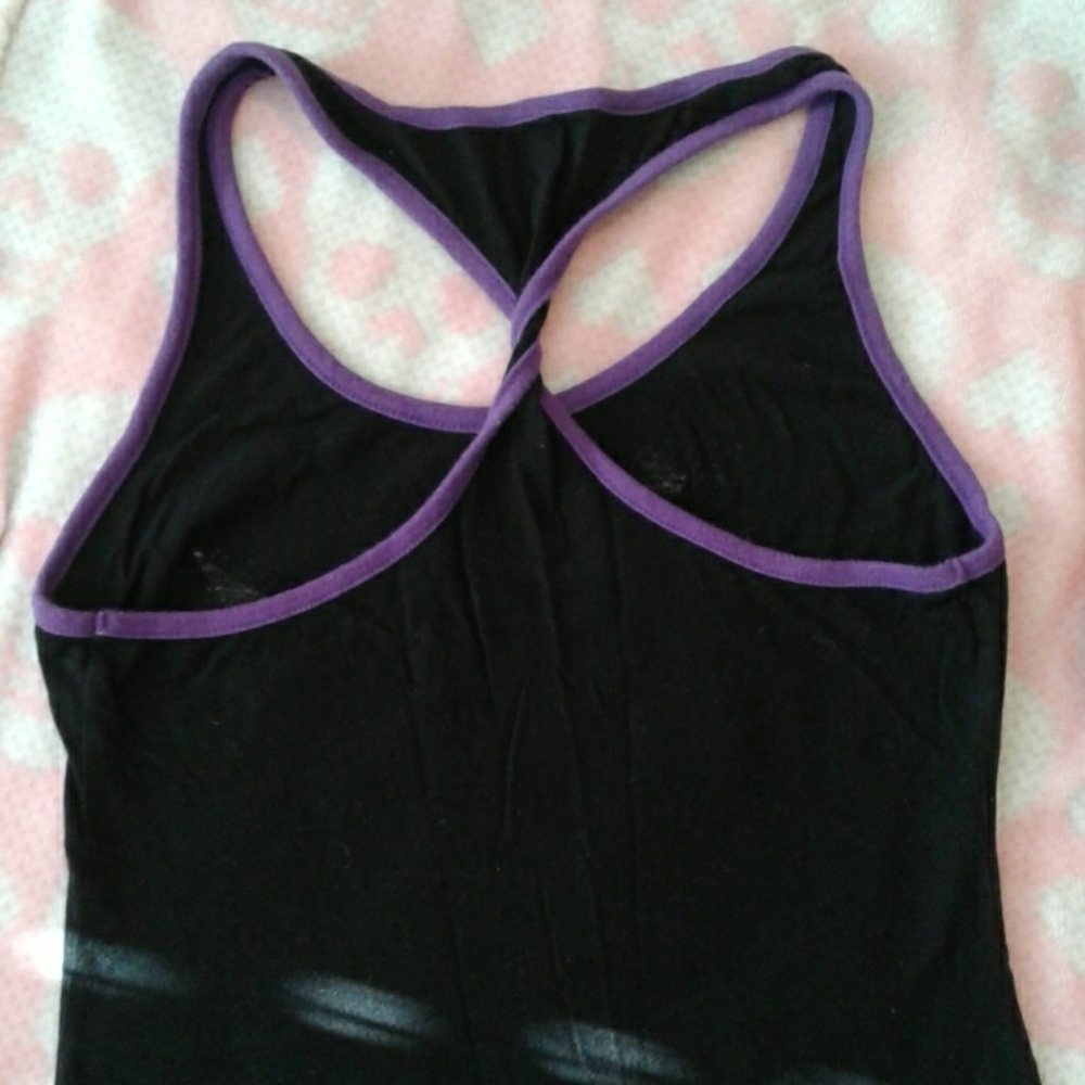 Bundle of 2 cute tanks - Picture 4 of 5